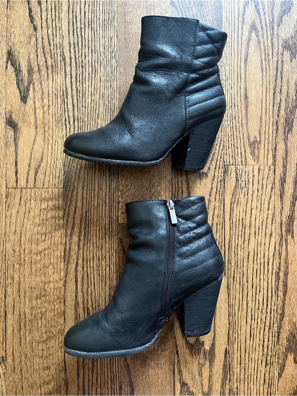 Vince Camuto black leather booties. 7.5